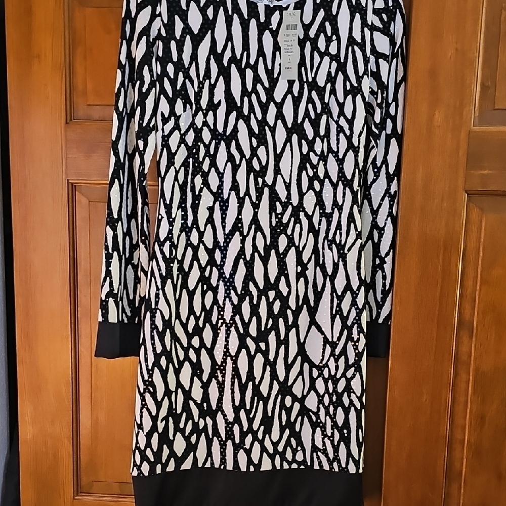 Elegant Black and White Patterned Dress
